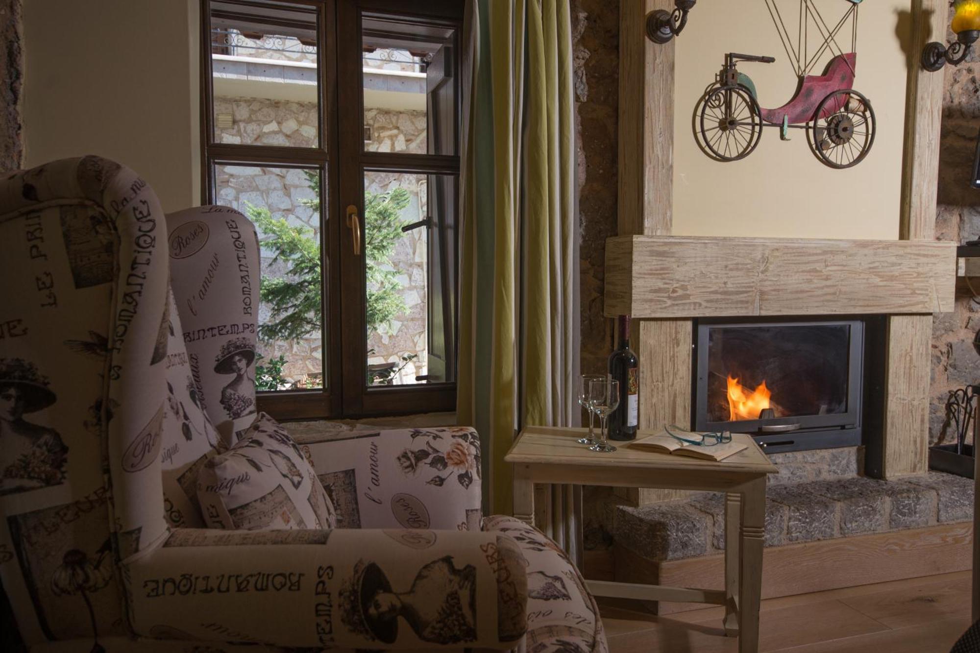 Alexandros Guesthouse Arachova Esterno foto