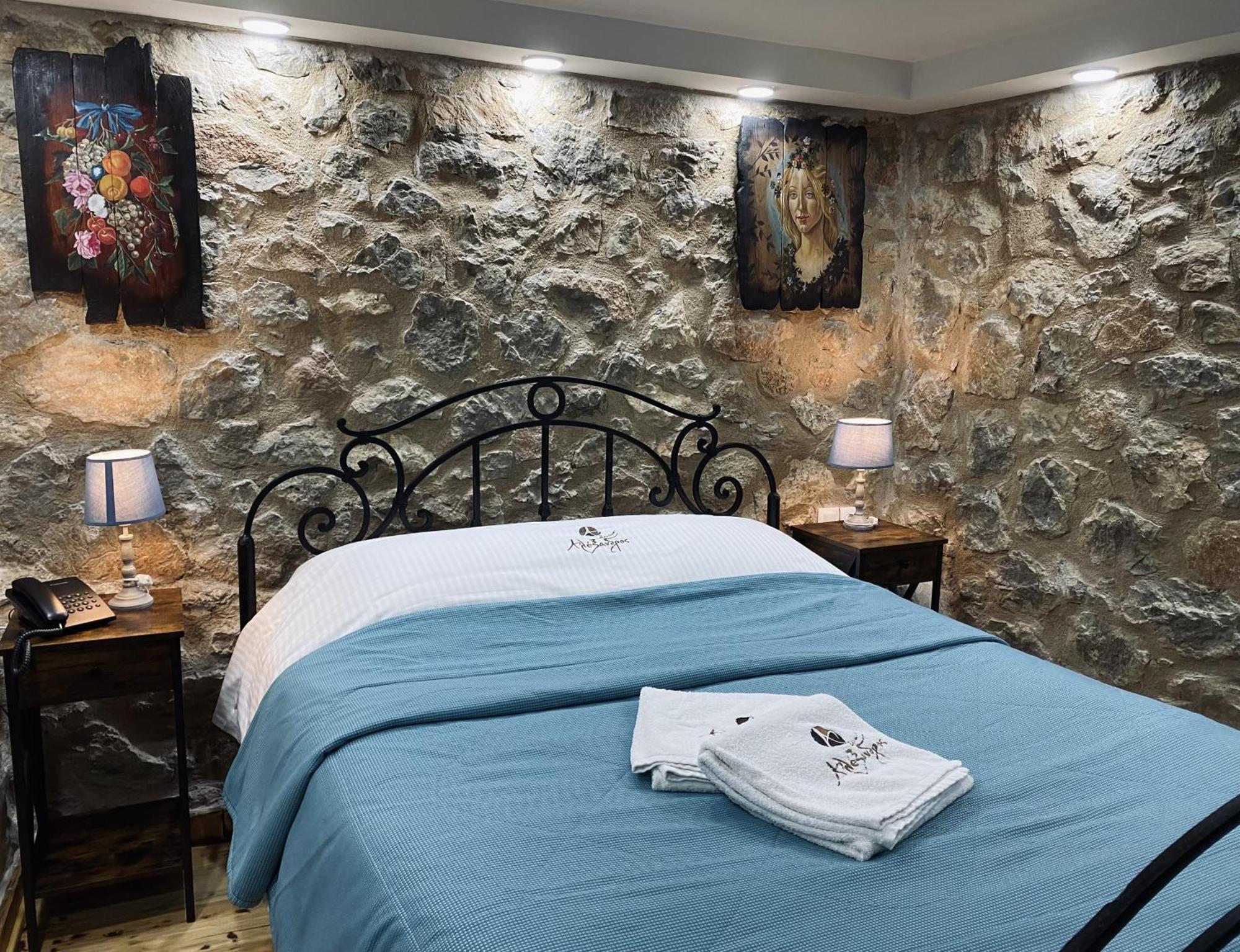 Alexandros Guesthouse Arachova Esterno foto