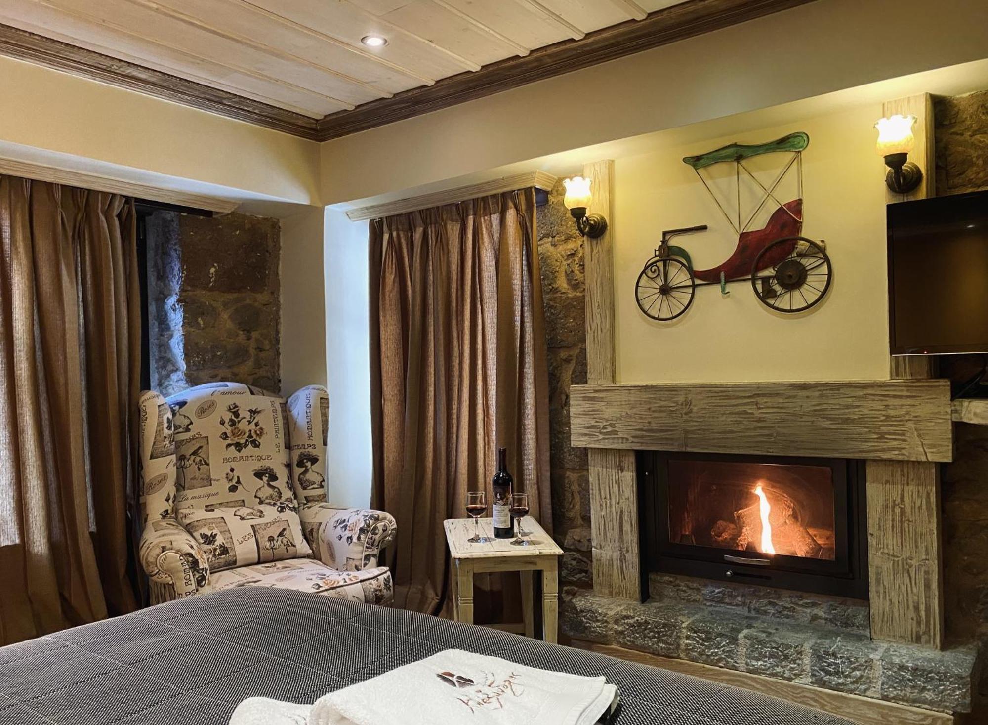 Alexandros Guesthouse Arachova Esterno foto